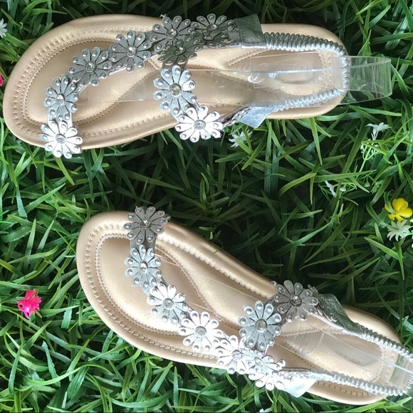 VeranoRio Silver Flower Rhinestone Comfort Sandal - Picture 5 of 7